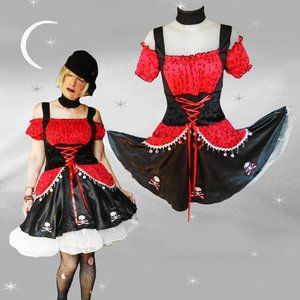 Sexy Pirate Costume for Halloween or Witch for Women with Black Bandanna